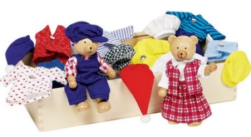 FAMILIA DE OSOS Y CAJA CON ROPA BENNA &amp;BENNOH