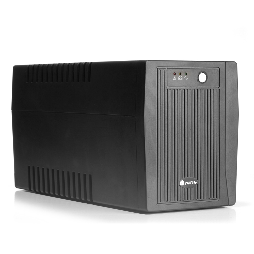 FORTRESS 2000 V2 En espera (Fuera de línea) o Standby (Offline) 1,5 kVA 900 W 4 salidas AC
